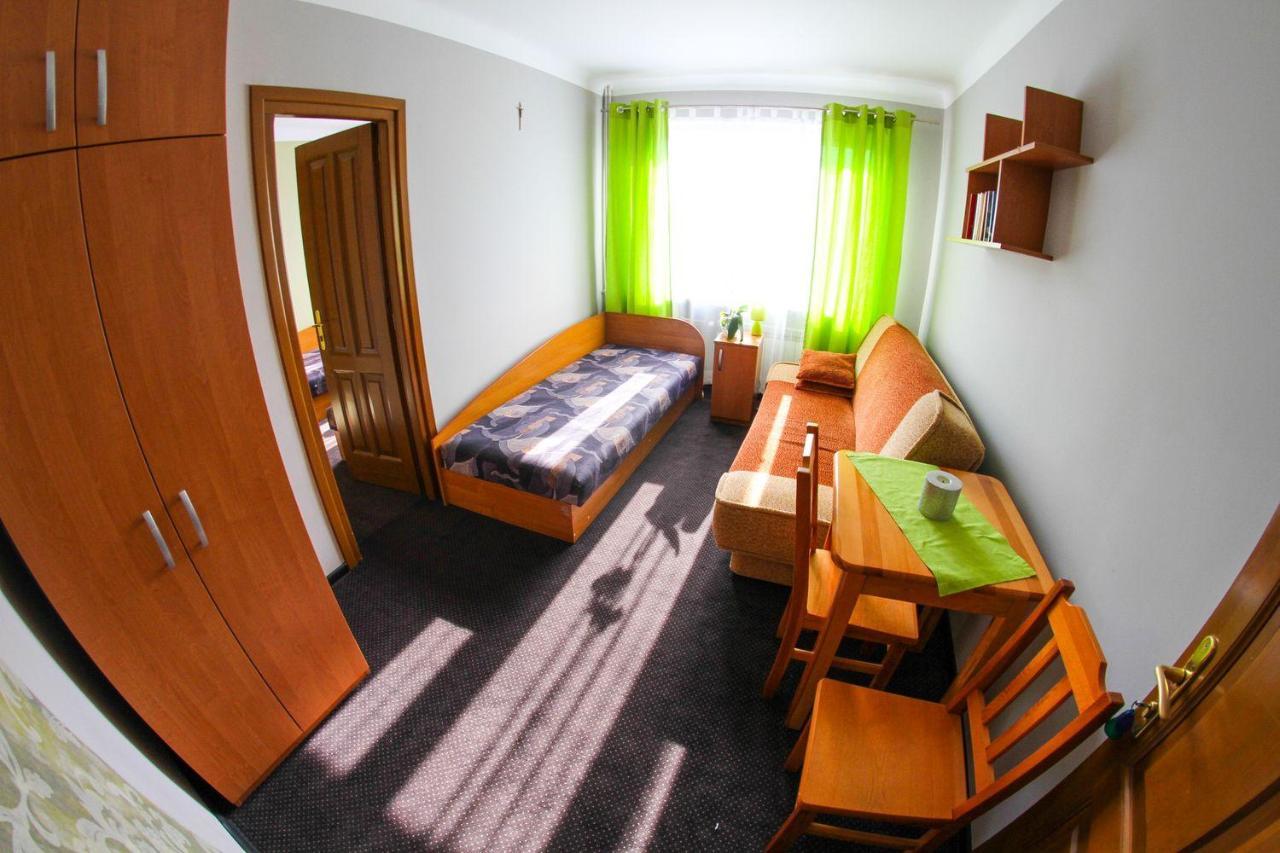 Wieczernik Dom Rekolekcyjny Ksiezy Pallotynow Swieta Katarzyna  Extérieur photo