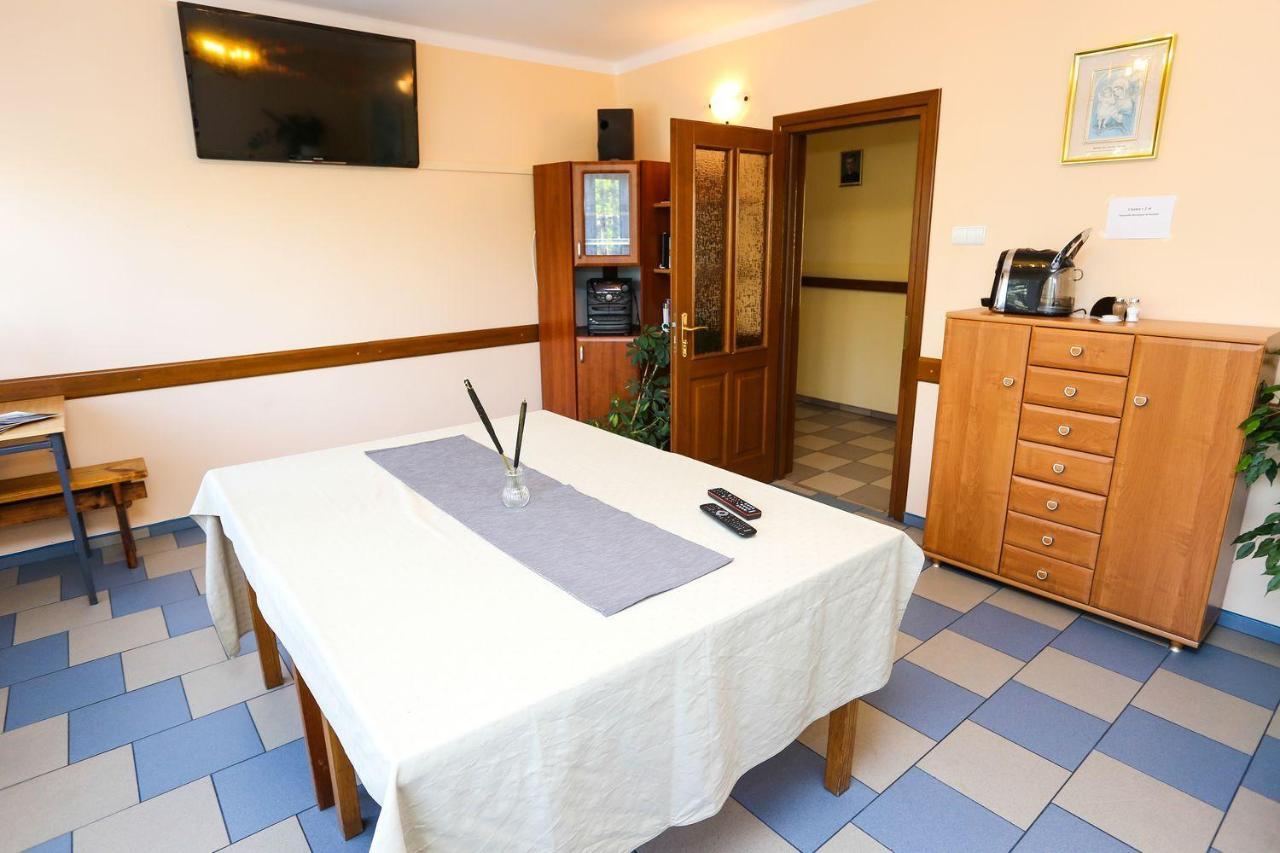 Wieczernik Dom Rekolekcyjny Ksiezy Pallotynow Swieta Katarzyna  Extérieur photo