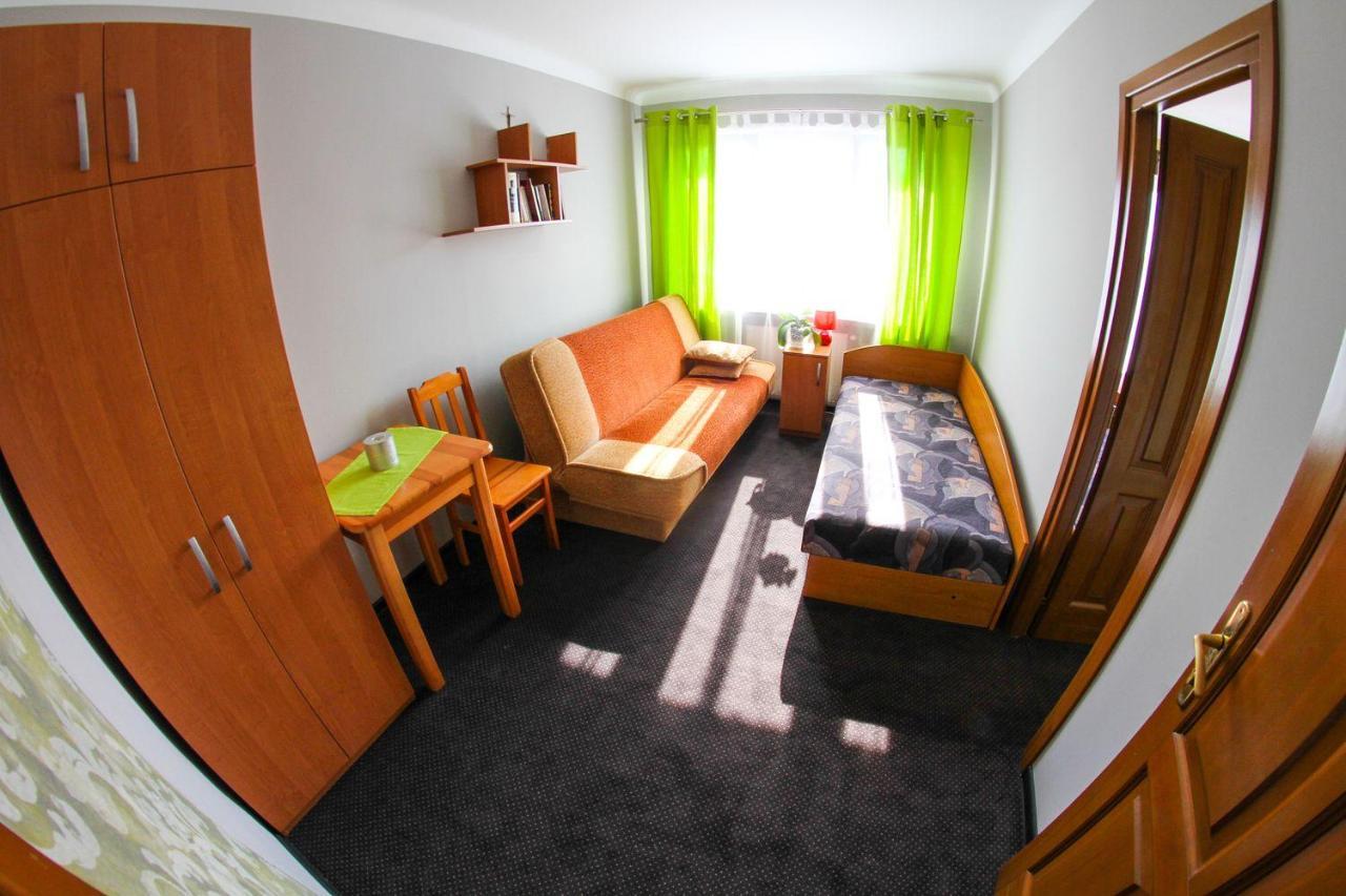 Wieczernik Dom Rekolekcyjny Ksiezy Pallotynow Swieta Katarzyna  Extérieur photo