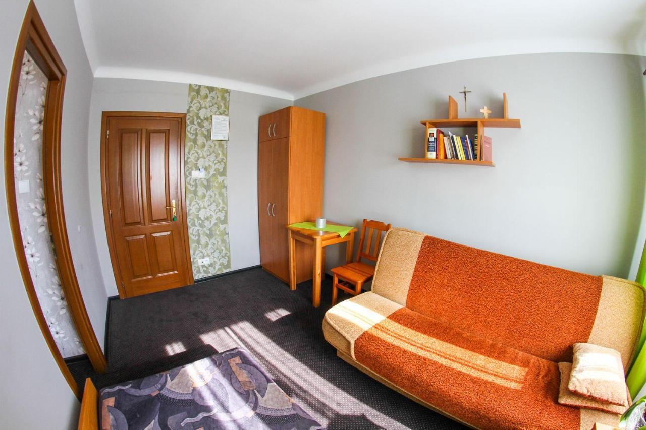 Wieczernik Dom Rekolekcyjny Ksiezy Pallotynow Swieta Katarzyna  Extérieur photo