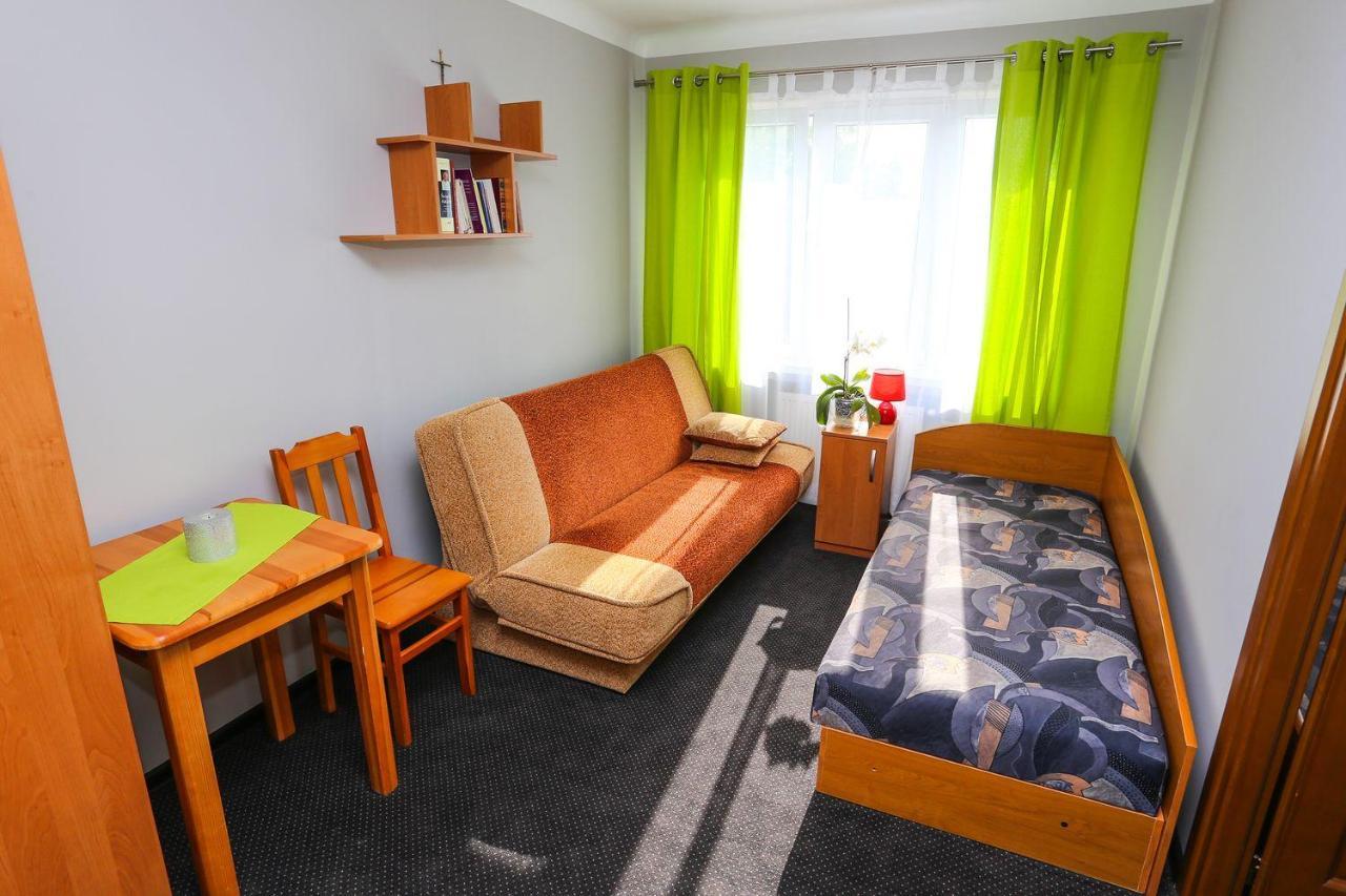 Wieczernik Dom Rekolekcyjny Ksiezy Pallotynow Swieta Katarzyna  Extérieur photo